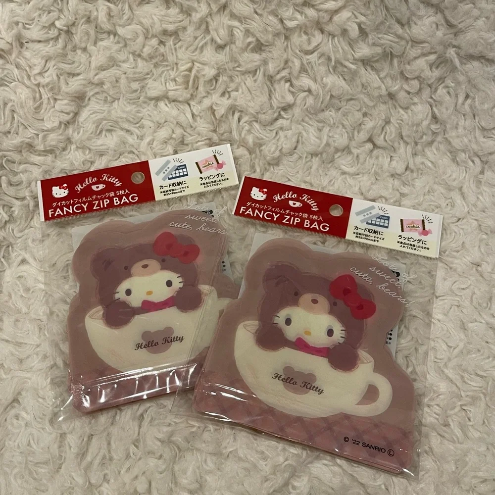 Hello Kitty Zip Bag